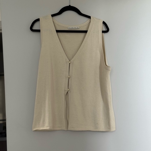 Abercrombie & Fitch Tops - Abercrombie & Fitch Open Front Sweater Vest